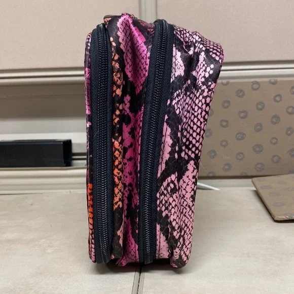 NWT: PURSEN Amour Travel Case